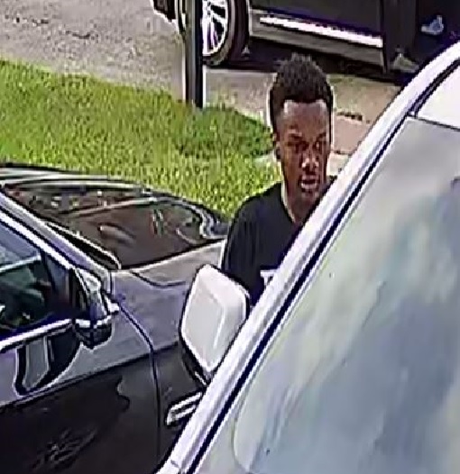 Suspect Wanted for Attempted Auto Burglary on Oaks Road