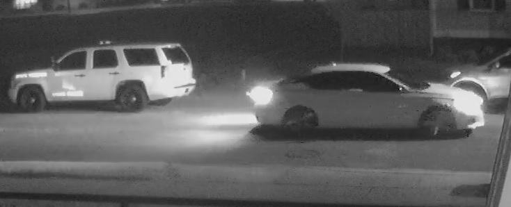 Suspects Sought in Third District Vehicle Burglary